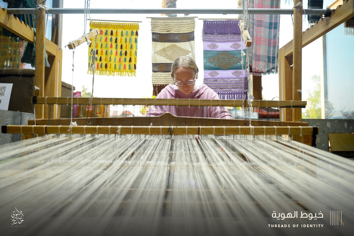 Mhairi Boyle at the looms of Bani Jamra