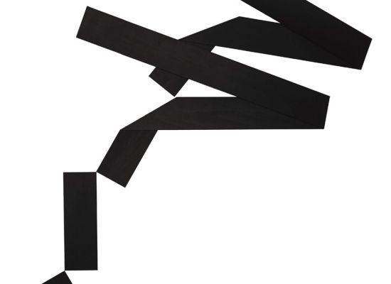 QuaTre Plis a 20° eT 120° eT deux angles a? 60° 2014 Me?tal peint. 251 x 185 cm Reproduit page 181 du catalogue Mehdi Moutashar (Actes Sud, 2014)